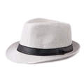 Gros plan sur le tissage fin en lin et le ruban de satin noir de ce chapeau fedora jazz gris - M (56-58cm) / Gris clair