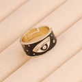 Primer plano de anillo de corazón ojo turco con circonitas de colores en estuche de joyas - Abierto Ajustable / 3# Ojos Negro