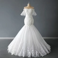 Abito da sposa a sirena con spalle scoperte, ricami di perline pesanti e dettagli in pizzo - US 2 / Bianco