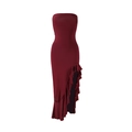 Detail van bordeauxrode strapless jurk met hoge zijsplit en gelaagde ruches - S / Bordeauxrood