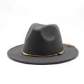 Dettaglio del cappello fedora in lana grigio scuro con cinturino in pelle e perline - grigio scuro