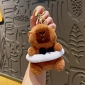 Bruine pluche capibara sleutelhanger met witte panda taille-ring en gouden clip - Beer Zwemring Capibara