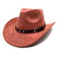 Détail d'un chapeau de cowboy brique avec bandeau en cuir noir et clous dorés - M (56-58cm) / Couleur caramel