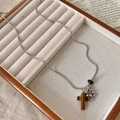 Collana vintage in argento con ciondolo a croce in occhio di tigre in scatola di legno - Collana con ciondolo a croce in catena di acciaio al titanio argento - circonferenza circa 68 cm