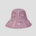 Gros plan du chapeau de soleil au crochet lavande avec motifs floraux ajourés complexes - M(56-58cm) / Violet foncé