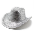 Chapeau de cowboy argenté scintillant avec finition métallique sur fond blanc - M (56-58cm) / Argenté