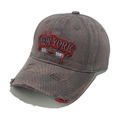 Détail de la casquette vintage grise avec broderie New York 1989 et effet usé rouge - M (56-58cm) / Gris