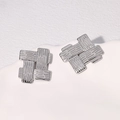 Orecchini vintage quadrati intrecciati in argento e acciaio su vassoio bianco - Color Acciaio