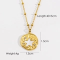 Détail du collier étoile martelé doré avec dimensions de la chaîne de 40+5cm de long - Pentagramme en Coquille Blanche