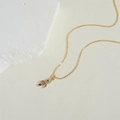 Französische Vintage-Halskette mit 14K Goldbeschichtung und buntem Raketen-Anhänger - Roter Zirkonia Rakete (XL2996-4)