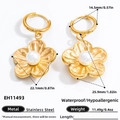Pendientes de flores doradas de acero inoxidable con perlas y detalles de dimensiones - Estilo Perla de Flor (EH11493) / Chapado en Oro de 18K