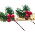Künstliche Tannennadeln mit roten Beeren Weihnachtsdeko-Stecker, 14cm Länge im Detail - SY-Doppelblatt Rote Beere