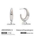 Waterdichte en hypoallergene C-vormige roestvrijstalen oorknopjes in zilveren afwerking - Brede C-Vormige Ring (JDE0305041-S) / Zilver