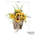 Cesto appeso con girasoli artificiali, cesto intrecciato marrone e grande fiocco di tela - Cesto di Girasoli