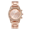 Ρολόι Geneva rose gold quartz με διαμαντένια στεφάνη και μεταλλικό μπρασελέ σε λευκό φόντο - Στυλ 40 (Μόνο ρολόι)
