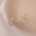 Gold-plated fan earrings with micro-set teardrop cubic zirconia and sparkling white crystals - Fan Halo Style (E0379) / Gold
