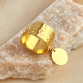 Anello largo regolabile in oro martellato con ciondolo circolare su pietra - Aperto Regolabile / Oro