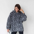 Felpa con cappuccio oversize in pile con stampa leopardata grigia da donna, manica lunga - S / Leopardo Grigio