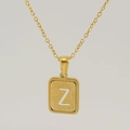 Collar de acero dorado con colgante cuadrado y detalle de letra Z esmerilada - Letra Z