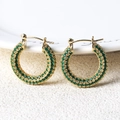 Élégantes boucles d'oreilles créoles dorées avec zircons verts pour femmes style minimaliste - Vert