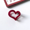 Minimalist burgundy heart-shaped hair claw clip made of smooth resin for women - 12# Heart Style 6.5cm