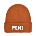 Detailed knit texture of caramel beanie featuring white fuzzy MINI letter embroidery - Kids Style(MINI) / Caramel color