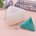 Dettaglio dello stampo in silicone per zongzi con misure precise di 11 cm per 6,3 cm - Stile Zongzi Triangolare Grande (规格1)