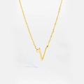 Minimalist gold S925 silver V-letter necklace with a sparkling cubic zirconia stone - Letter V