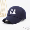 Gorra de béisbol clásica azul oscuro con bordado de letras CA blancas en tela de algodón - Azul Marino (Patrón CA)
