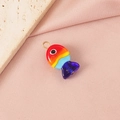 Handgeschilderde kleurrijke glazen goudvis hanger met levendige strepen en gouden oog - Regenboogvis Enkele Lus (2#) / Goud