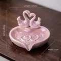 Porte-bijoux en céramique cœur avec deux cygnes et émail perlé, 12,5x11x9,5 cm - Style de Drainage Cygne Coeur / Rose Perlé