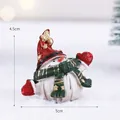 Mini figurine bonhomme de neige en résine avec bonnet rouge et écharpe verte Noël - Mini bonhomme de neige style 3 (écharpe verte)