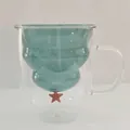 Doppelwandiges Borosilikatglas mit grüner Weihnachtsbaum-Innenseite und goldenem Stern - 301-400ml / Kein Vollkreisetikett