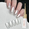 Sparkling silver cat eye gel nail polish in 10ml bottle with professional salon finish - Mirror Porcelain White Cat Eye