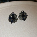 French vintage flower stud earrings with navy blue and charcoal grey gemstones - 925 Silver Needle / Gray