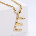 Collier avec pendentif lettre E en acier inoxydable plaqué or 18K texture lave - Lettre E Dorée Pendentif Uniquement (Sans Chaîne)