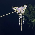 Klassische goldene Schmetterlings-Haarnadel mit lila Emaille und langen Perlen-Quasten - Lila Blau Emaille Schmetterling Perle Quaste Gold (1852)