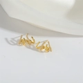 Minimalist gold-plated wave claw earrings with sparkling white cubic zirconia accents - Four Prong / Gold