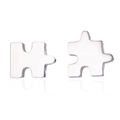 Pendientes de botón geométricos minimalistas de plata con acabado pulido y reflejo brillante - Plateado