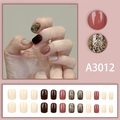Short square press-on nails in caramel, beige and gold glitter finish, 24 pieces set - Caramel Contrast Glitter Style - Glue Type (A3012)
