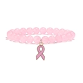 Gros plan d'un bracelet en quartz rose avec pendentif ruban et reflets délicats - Calcédoine Rose