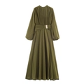 Elegante abito lungo in chiffon a pieghe verde militare con maniche lunghe e fibbia in metallo - S / Verde Militare