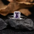 Anillo clásico de plata S925 con amatista rectangular y cristales de circonita - Halo rectangular clásico (LR378)