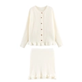 Set in maglia da donna color crema con cardigan a bottoni e gonna con orlo a balze - Taglia S / Bianco latte