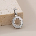 Pendentif en acier titane poli avec lettre O et incrustation de nacre blanche - Pendentif Lettre O (KP115553-K)