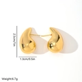 Macro shot of gold teardrop earrings showing 2.5cm size and 6.7g weight specifications - EH164 Gold Polished Teardrop