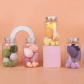 Make-up Schwamm Set mit Tropfenform in transparenten Gläsern mit silbernen Deckeln - Rosa Dicke Flasche Set