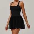 Schwarzes Yoga-Kleid mit atmungsaktivem Netzhaut-Rock und ärmellosem Racerback-Design - S / Premium Schwarz