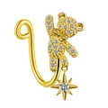 Detail van gouden beer neusclip met zirkonia pavé en een hangende ster hanger - Gouden Neusclip zonder gaatje Beer Ster (#2)