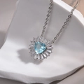 Lichtblauwe hartvormige zirkonia ketting met stralende halo op witte stenen basis - Lichtzeeblauwe Zirconia Hanger (Zonder Ketting)